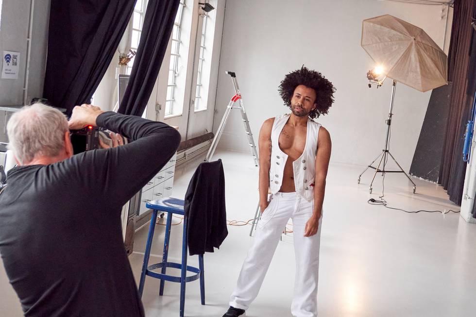 GABCovermodelMikeMaking-of-07.jpg GABCovermodelMikeMaking-of-07.jpg